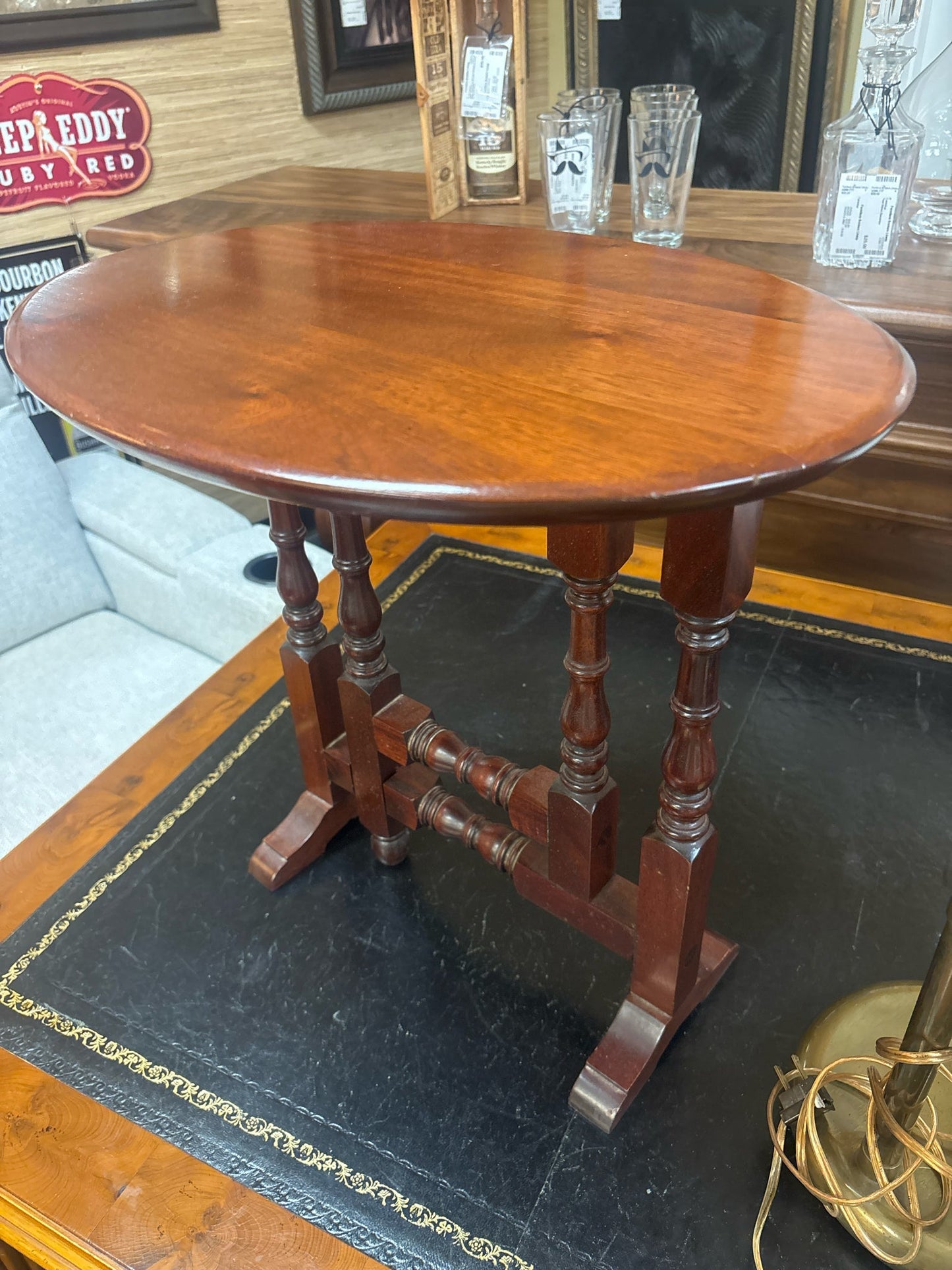 Drop Down Mahogany Oval Side Table 18x13x18