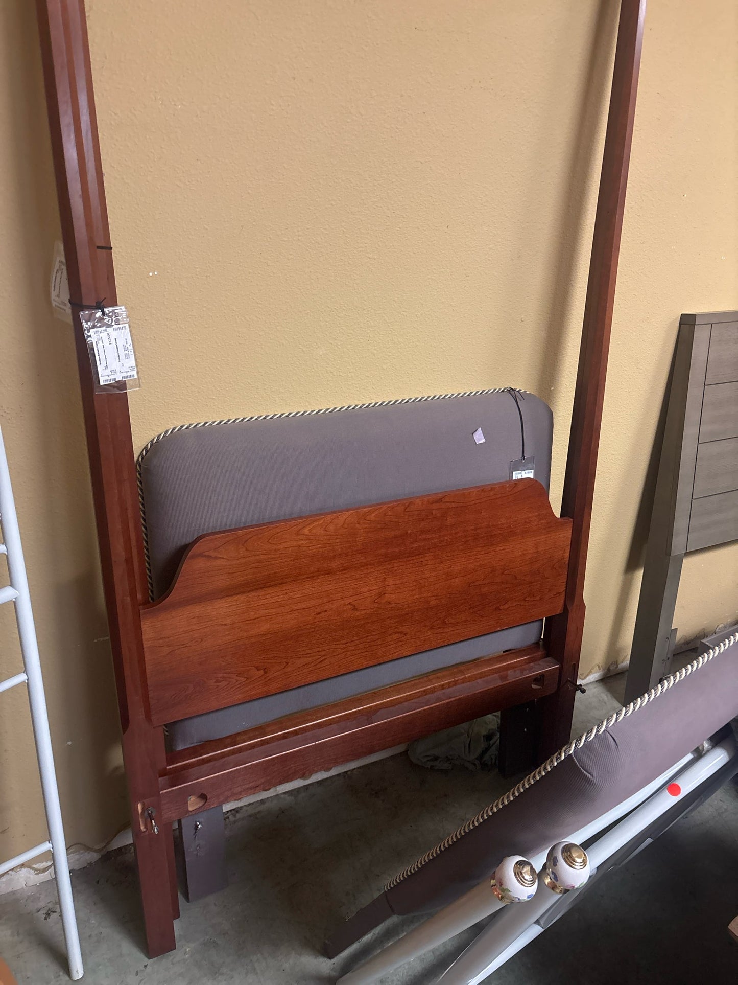 TWIN Mahogany Poster Bed (HB,FB,SR & Slats)