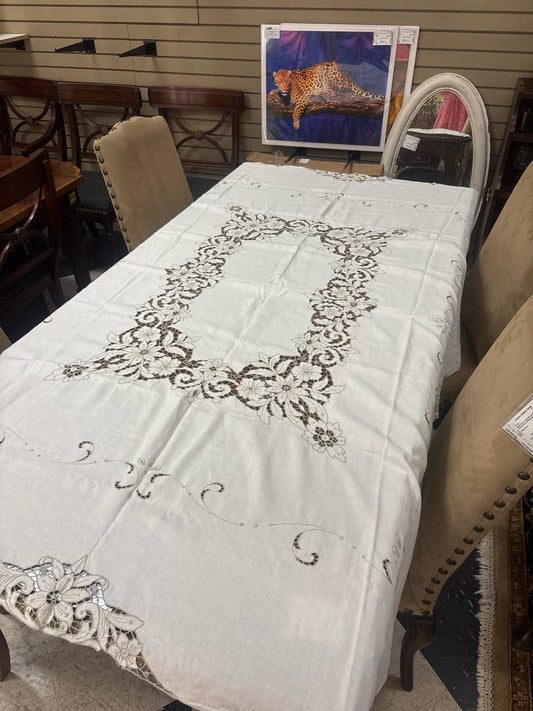 Vintage Linen & Lace Tablecloth (80x64) w/ 8 Napkins