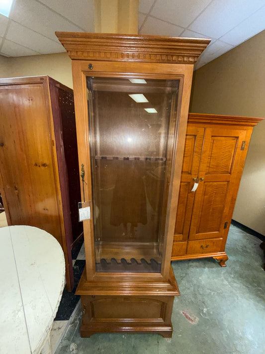 Wood w/Glass Lighted Gun Cabinet w/ Key (Holds 6 Rifles) (Key at front desk)